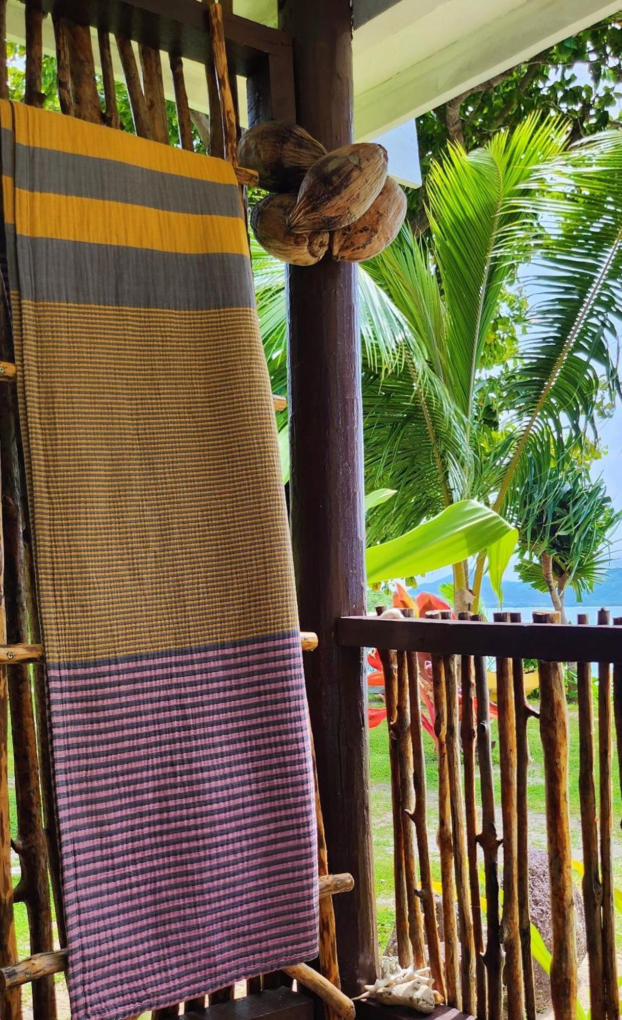 Oarsman'S Bay Lodge Naisisili Екстериор снимка